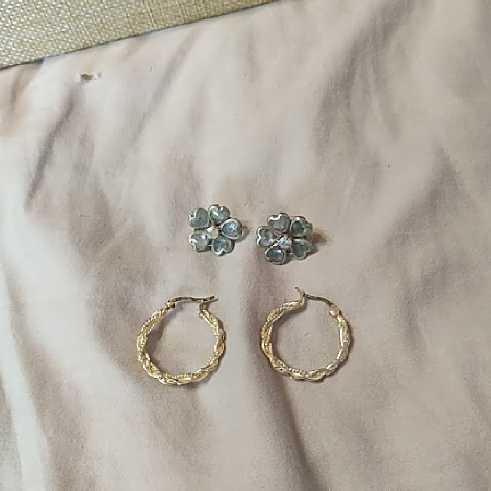 Elegant Gold and Silver Floral Earrings Set
